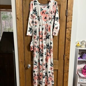 Floral Maxi Dress in White and Pink